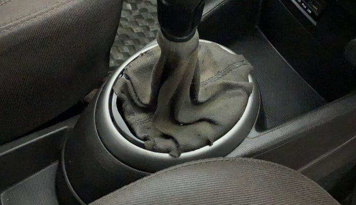 2013 Hyundai i20 SPORTZ 1.2, Petrol, Manual, 60,806 km, Gear lever - Boot cover slightly torn