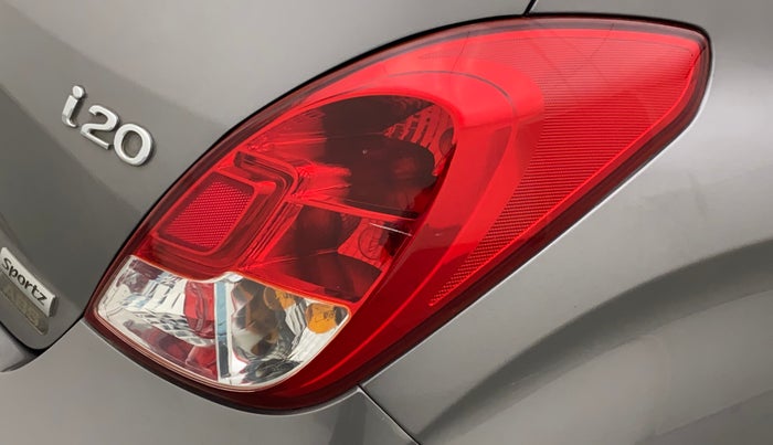 2013 Hyundai i20 SPORTZ 1.2, Petrol, Manual, 60,806 km, Right tail light - Minor scratches