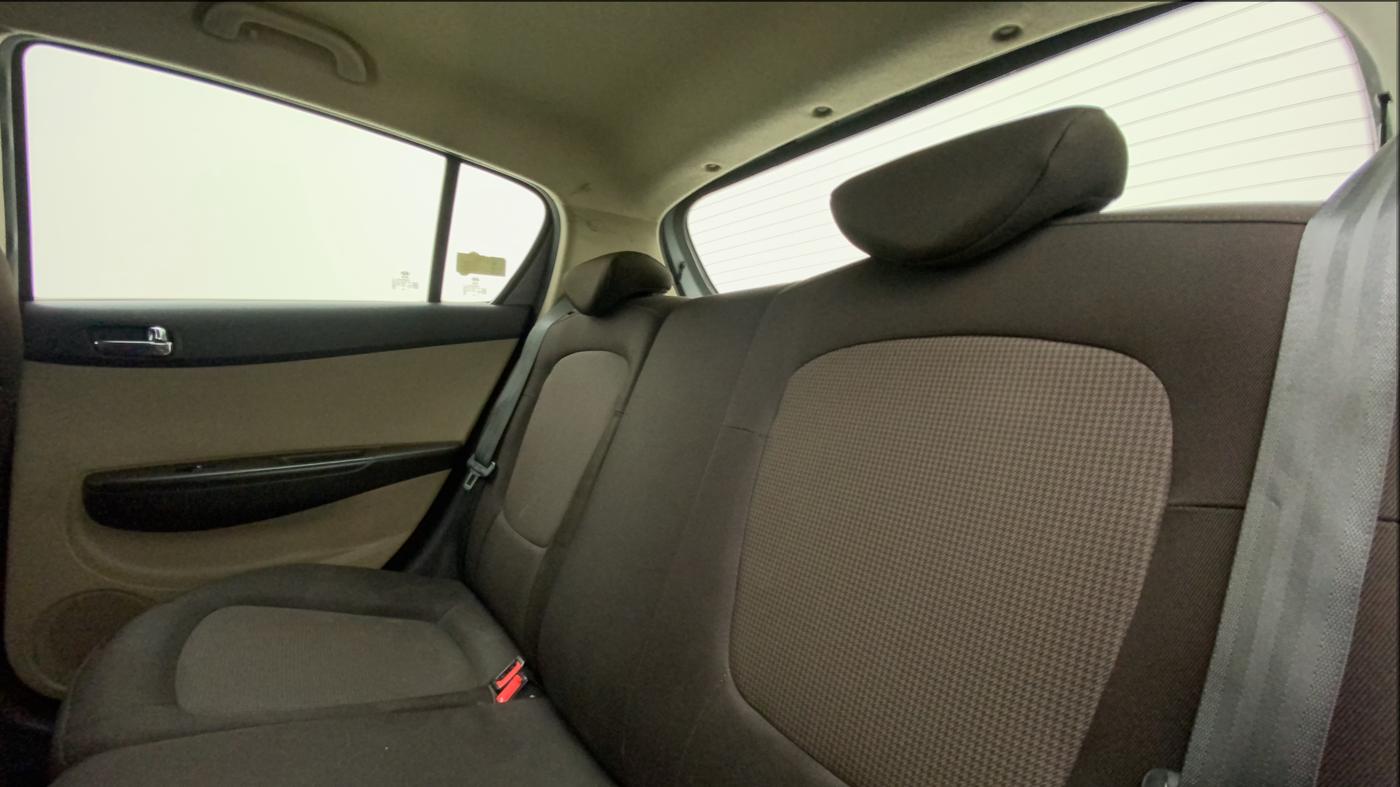2013 Hyundai i20 SPORTZ 1.2, Petrol, Manual, 60,806 km, Right Side Rear Door Cabin