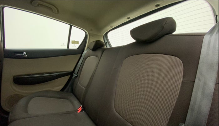 2013 Hyundai i20 SPORTZ 1.2, Petrol, Manual, 60,806 km, Right Side Rear Door Cabin