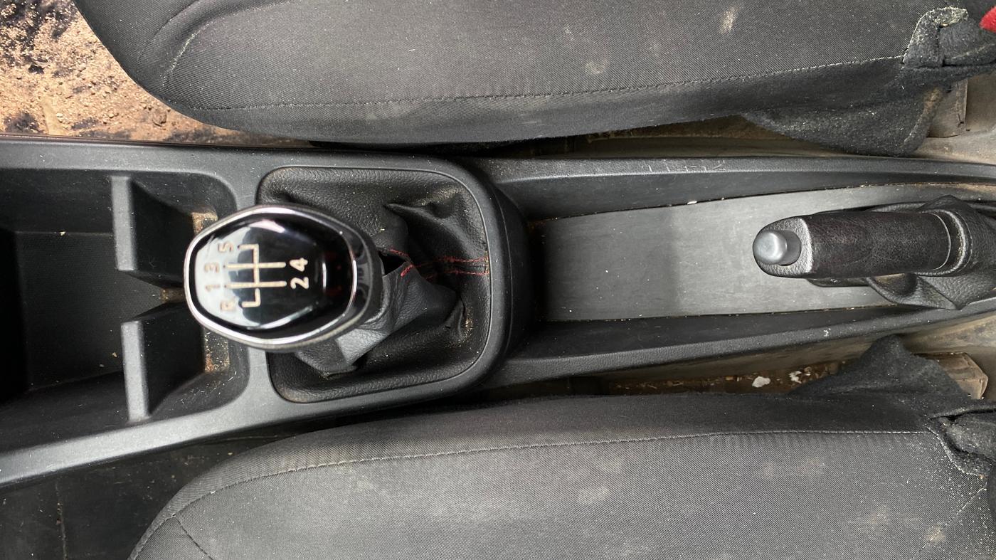 2023 Renault Kwid RXL 1.0, Petrol, Manual, 52,069 km, Gear Lever