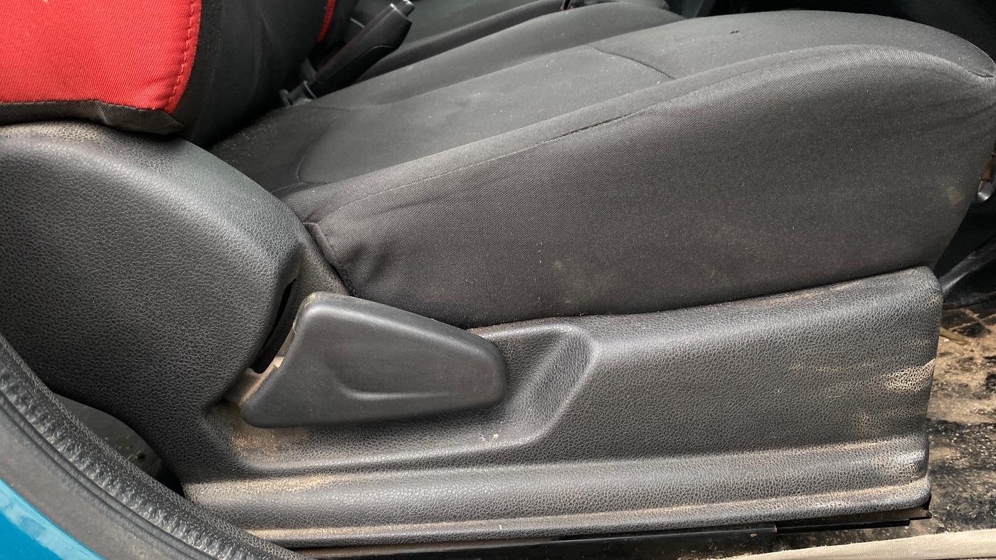 2023 Renault Kwid RXL 1.0, Petrol, Manual, 52,069 km, Driver Side Adjustment Panel