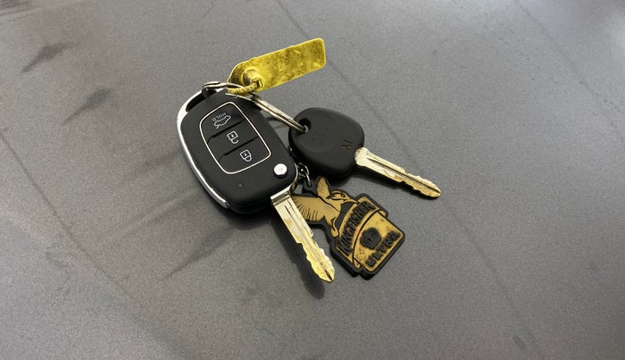 2020 Hyundai GRAND I10 NIOS MAGNA 1.2 KAPPA VTVT, Petrol, Manual, 36,098 km, Key Close Up