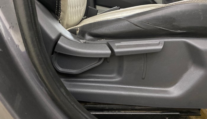 2020 Hyundai GRAND I10 NIOS MAGNA 1.2 KAPPA VTVT, Petrol, Manual, 36,098 km, Driver Side Adjustment Panel