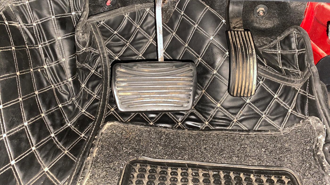 2021 Mahindra Thar LX  P 4WD AT CONVERTIBLE, Petrol, Automatic, 32,876 km, Pedals