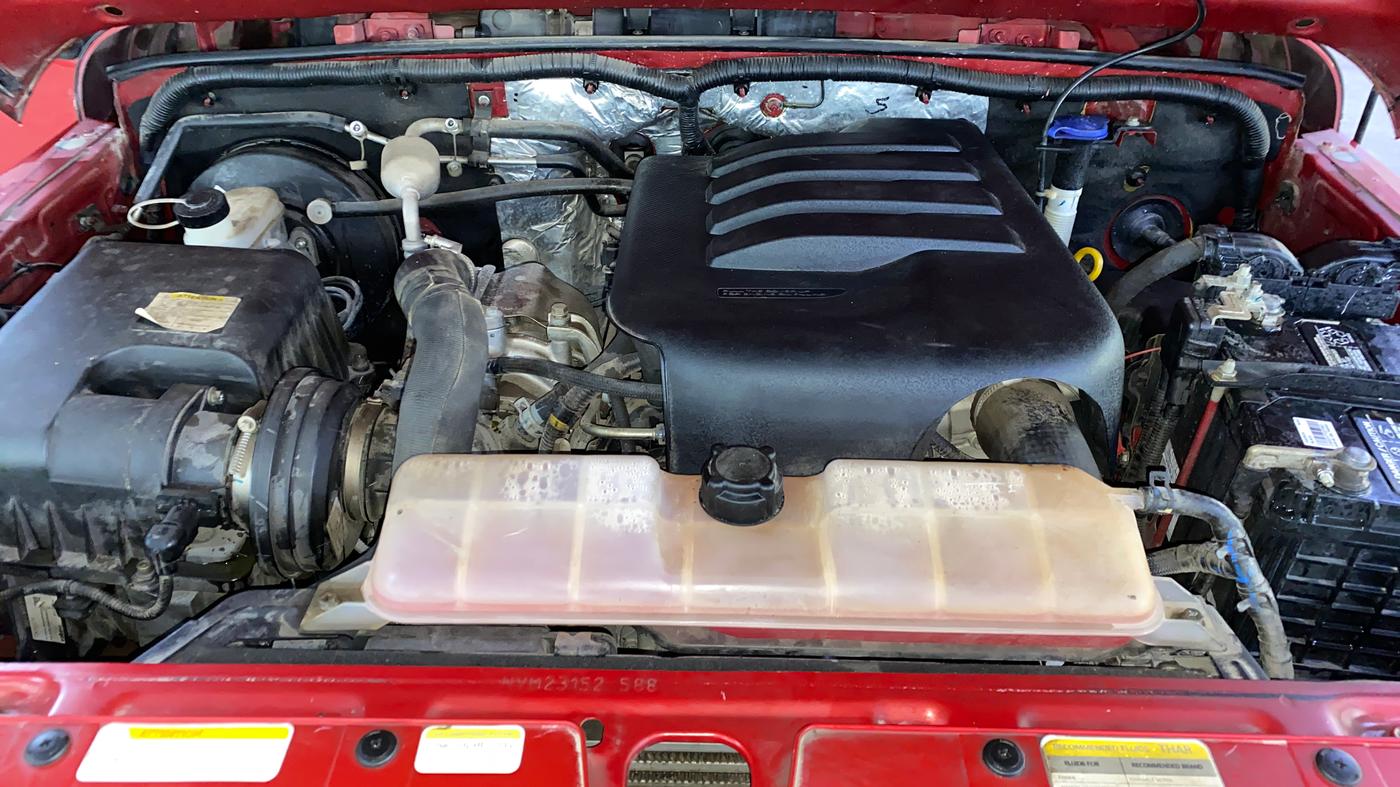 2021 Mahindra Thar LX  P 4WD AT CONVERTIBLE, Petrol, Automatic, 32,876 km, Engine View
