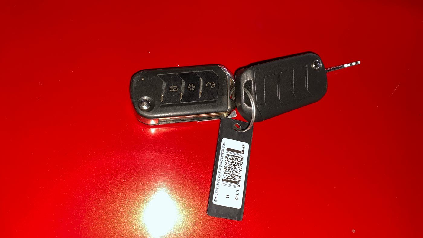 2021 Mahindra Thar LX  P 4WD AT CONVERTIBLE, Petrol, Automatic, 32,876 km, Key Close Up