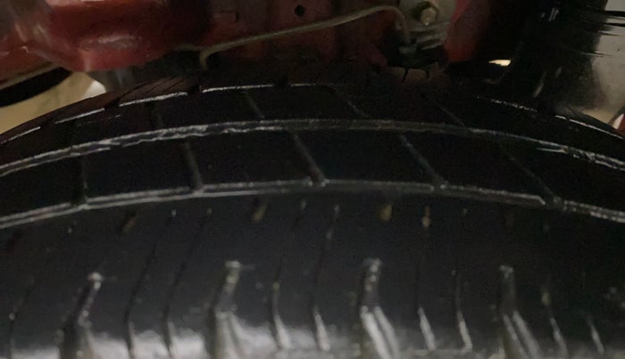 2012 Hyundai Eon D-LITE, Petrol, Manual, 73,497 km, Left Rear Tyre Tread