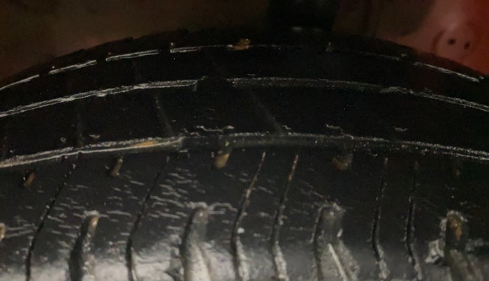 2012 Hyundai Eon D-LITE, Petrol, Manual, 73,497 km, Right Front Tyre Tread