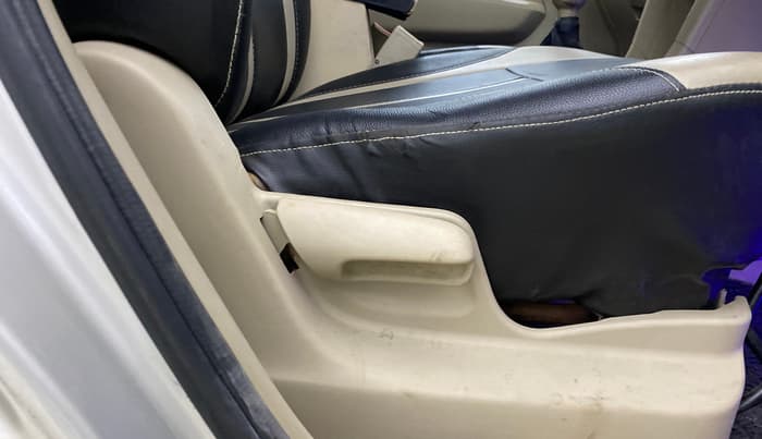 2017 Maruti Ertiga VXI CNG, CNG, Manual, 67,313 km, Driver Side Adjustment Panel