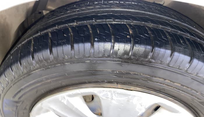 2017 Maruti Ertiga VXI CNG, CNG, Manual, 67,313 km, Left Front Tyre Tread