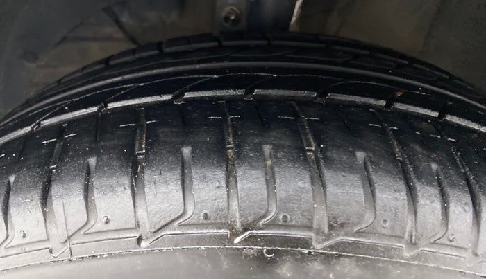 2019 Maruti Baleno ZETA PETROL 1.2, Petrol, Manual, 48,170 km, Left Front Tyre Tread