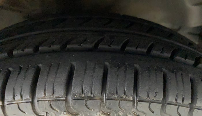 2013 Hyundai Santro Xing GL PLUS, Petrol, Manual, 51,645 km, Right Front Tyre Tread