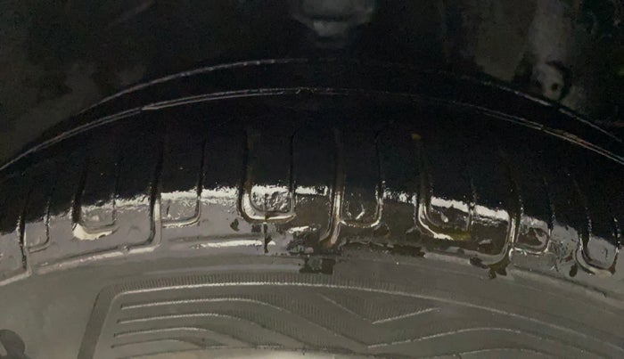 2014 Hyundai Eon MAGNA +, Petrol, Manual, 1,11,302 km, Right Front Tyre Tread