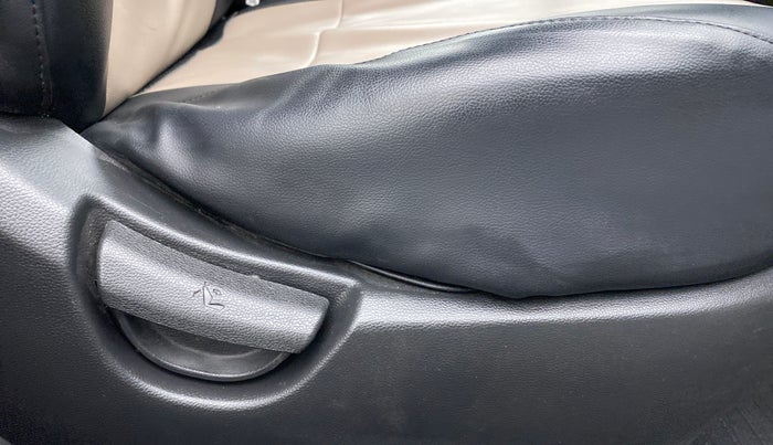 2019 Hyundai Grand i10 SPORTZ 1.2 KAPPA VTVT, Petrol, Manual, 49,973 km, Driver Side Adjustment Panel