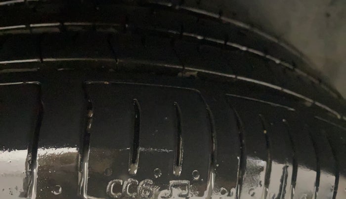 2015 Volkswagen Polo HIGHLINE1.5L, Diesel, Manual, 81,615 km, Right Rear Tyre Tread