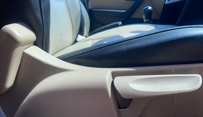 2015 Volkswagen Polo HIGHLINE1.5L, Diesel, Manual, 81,615 km, Driver Side Adjustment Panel