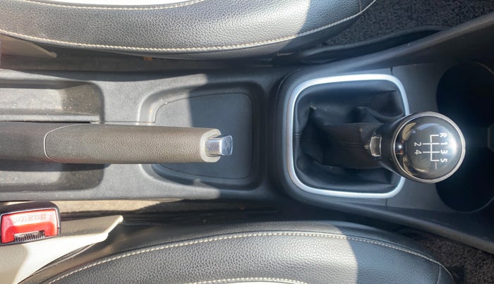 2015 Volkswagen Polo HIGHLINE1.5L, Diesel, Manual, 81,615 km, Gear Lever