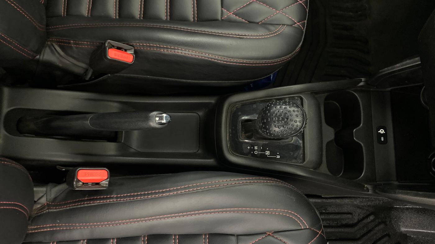 2025 Maruti Swift ZXi AMT, Petrol, Automatic, 62,398 km, Gear Lever