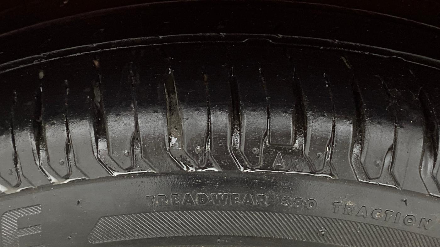 2025 Maruti Swift ZXi AMT, Petrol, Automatic, 62,398 km, Right Rear Tyre Tread