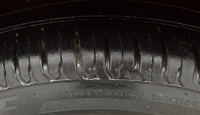2025 Maruti Swift ZXi AMT, Petrol, Automatic, 62,398 km, Right Rear Tyre Tread
