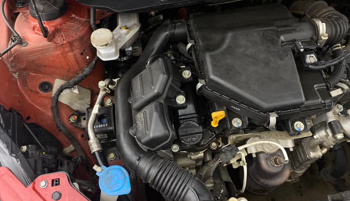 2025 Maruti Swift ZXi AMT, Petrol, Automatic, 62,398 km, Engine View - Right