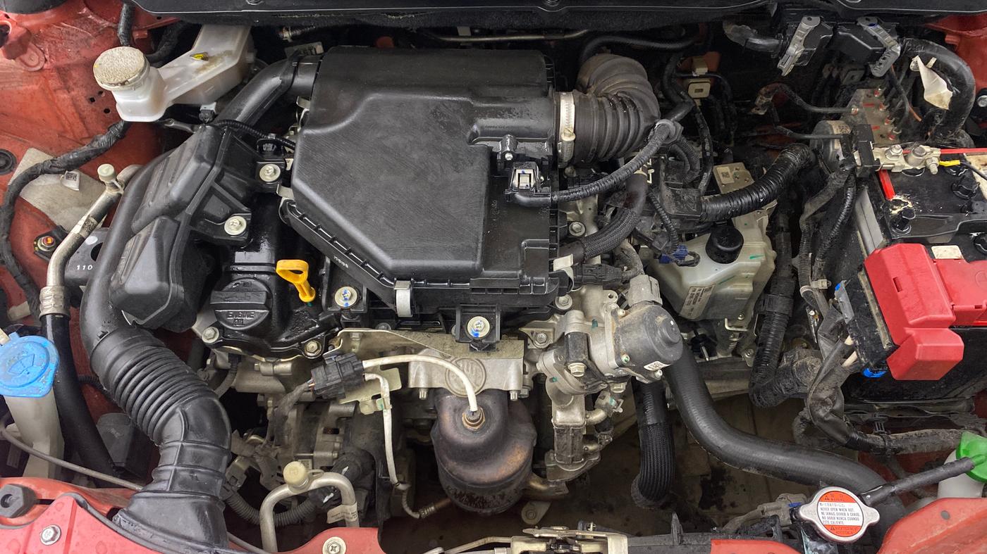2025 Maruti Swift ZXi AMT, Petrol, Automatic, 62,398 km, Engine View