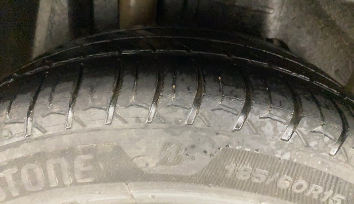 2020 Ford FREESTYLE TITANIUM 1.2 PETROL, Petrol, Manual, 1,14,560 km, Right Rear Tyre Tread