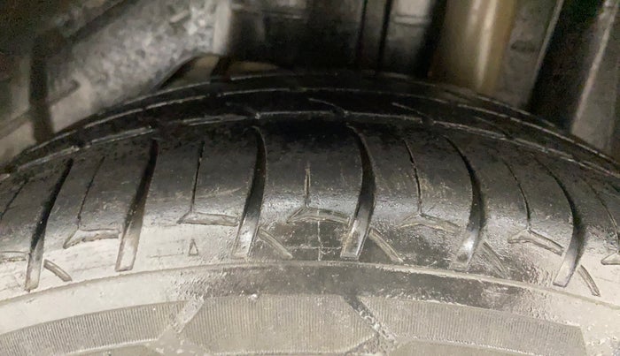 2020 Ford FREESTYLE TITANIUM 1.2 PETROL, Petrol, Manual, 1,14,560 km, Left Rear Tyre Tread