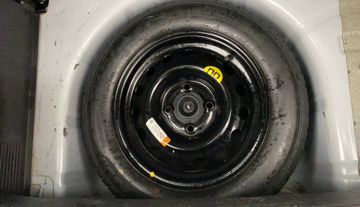 2020 Ford FREESTYLE TITANIUM 1.2 PETROL, Petrol, Manual, 1,14,560 km, Spare Tyre