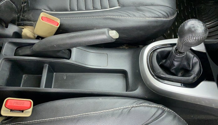 2015 Honda Jazz 1.2 V MT, Petrol, Manual, 48,134 km, Gear Lever