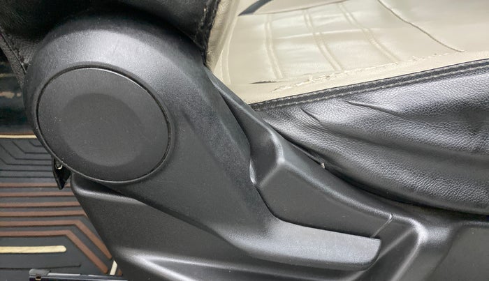 2019 Maruti New Wagon-R LXI CNG 1.0 L, CNG, Manual, 85,043 km, Driver Side Adjustment Panel