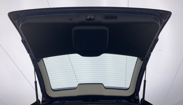 2018 Tata Hexa Varicor 400 XTA, Diesel, Automatic, 27,138 km, Boot Door Open