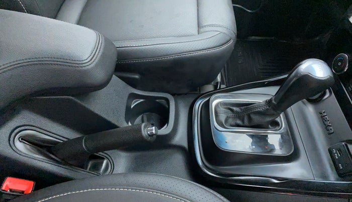 2018 Tata Hexa Varicor 400 XTA, Diesel, Automatic, 27,138 km, Gear Lever