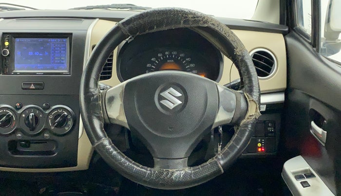 2017 Maruti Wagon R 1.0 LXI CNG, CNG, Manual, 1,10,660 km, Steering Wheel Close Up