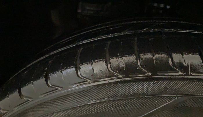 2016 Hyundai Elite i20 SPORTZ 1.2, Petrol, Manual, 48,604 km, Left Front Tyre Tread