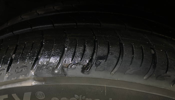 2018 Maruti Baleno ALPHA PETROL 1.2, Petrol, Manual, 75,932 km, Left Front Tyre Tread