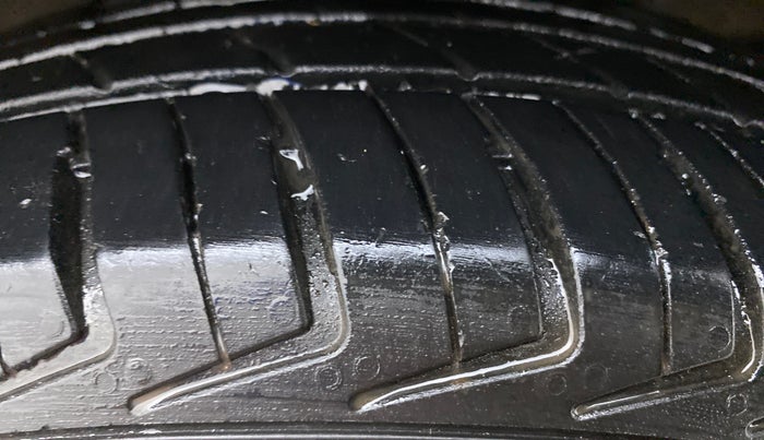 2021 Maruti New Wagon-R LXI CNG 1.0 L, CNG, Manual, 31,247 km, Right Front Tyre Tread