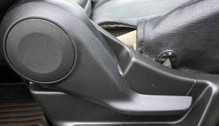 2021 Maruti New Wagon-R LXI CNG 1.0 L, CNG, Manual, 31,247 km, Driver Side Adjustment Panel