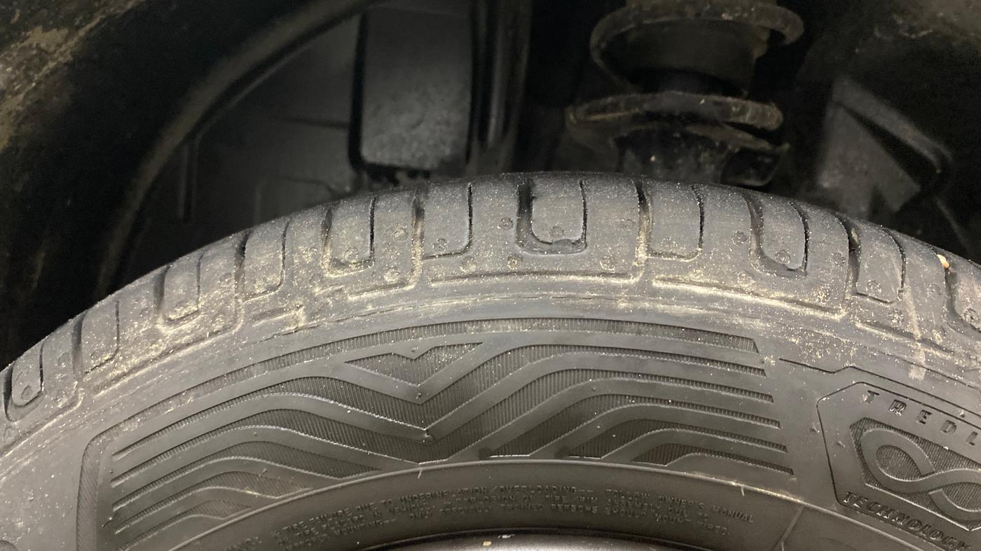2017 Renault Kwid RXT 1.0 AMT, Petrol, Automatic, 51,514 km, Left Front Tyre Tread