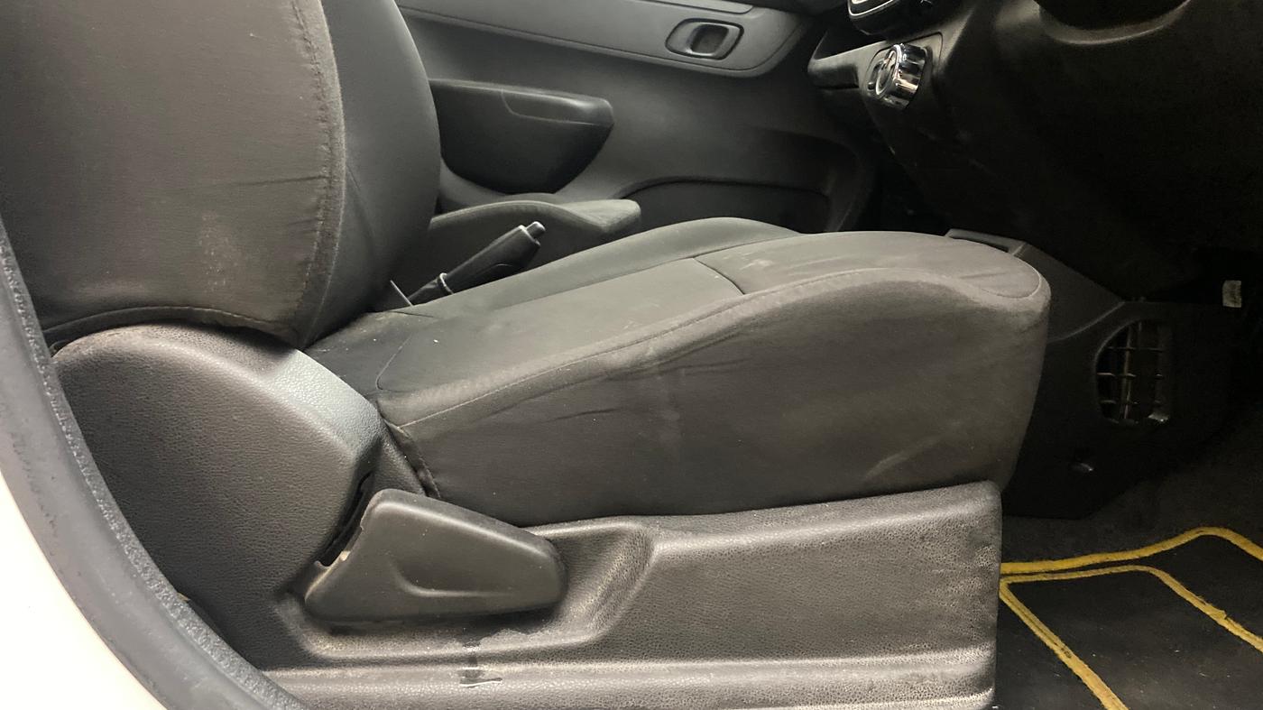 2017 Renault Kwid RXT 1.0 AMT, Petrol, Automatic, 51,514 km, Driver Side Adjustment Panel
