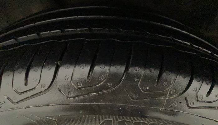2015 Honda Amaze 1.2L I-VTEC S, CNG, Manual, 56,722 km, Left Rear Tyre Tread