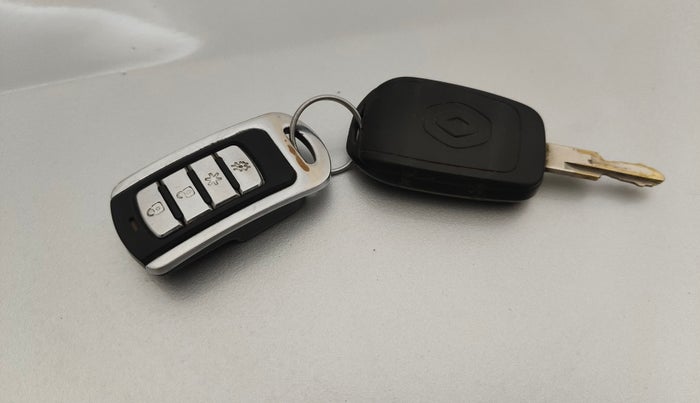 2016 Renault Kwid RXL, Petrol, Manual, 74,910 km, Key Close Up