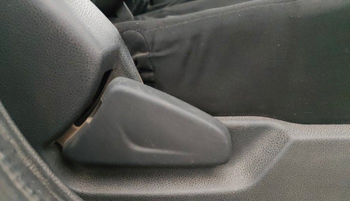 2016 Renault Kwid RXL, Petrol, Manual, 74,910 km, Driver Side Adjustment Panel