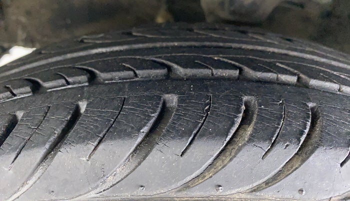 2010 Hyundai i10 ERA 1.1 IRDE, Petrol, Manual, 48,411 km, Left Front Tyre Tread