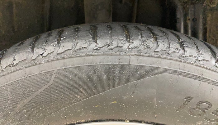 2022 Renault TRIBER RXZ, Petrol, Manual, 29,516 km, Right Rear Tyre Tread