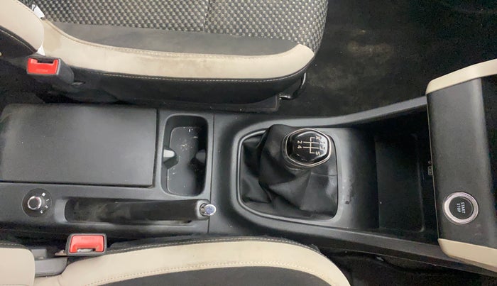 2022 Renault TRIBER RXZ, Petrol, Manual, 29,516 km, Gear Lever