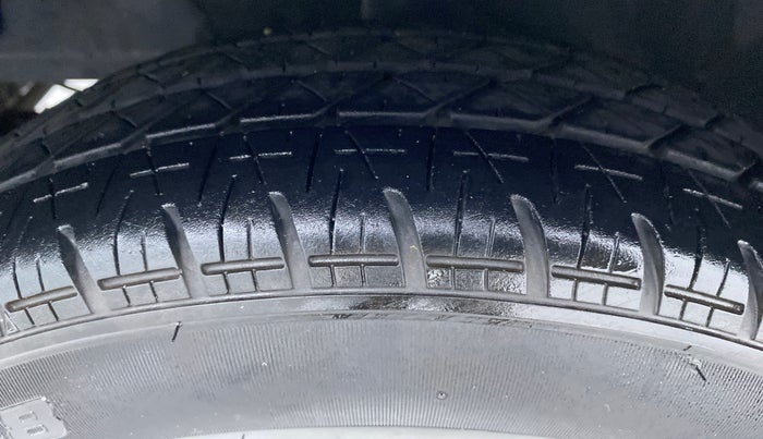 2012 Hyundai Eon ERA PLUS, Petrol, Manual, 64,141 km, Left Front Tyre Tread