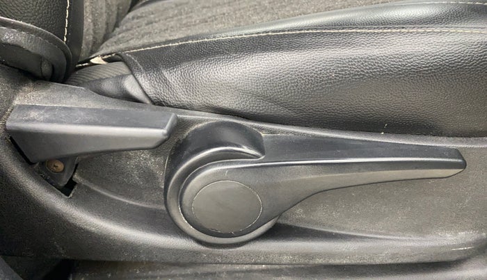 2019 Tata Tiago XZA PETROL, Petrol, Automatic, 1,35,342 km, Driver Side Adjustment Panel