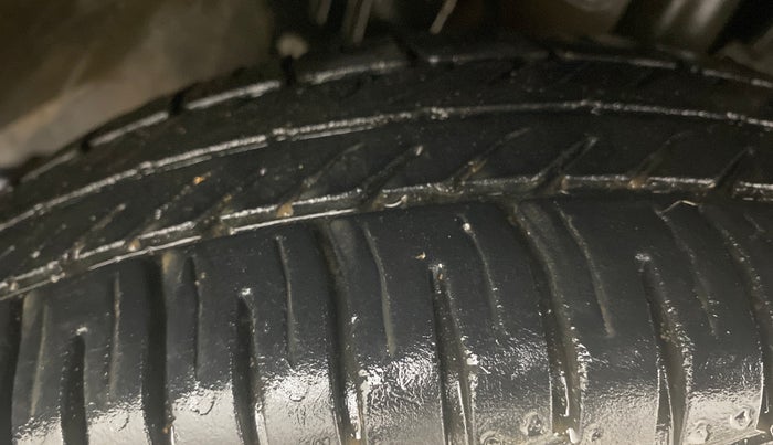 2019 Renault Kwid CLIMBER 1.0, Petrol, Manual, 60,345 km, Right Front Tyre Tread